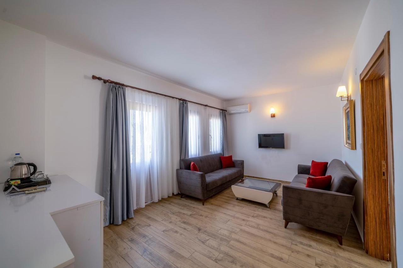 Queen Boutique Hotel Бітез Екстер'єр фото
