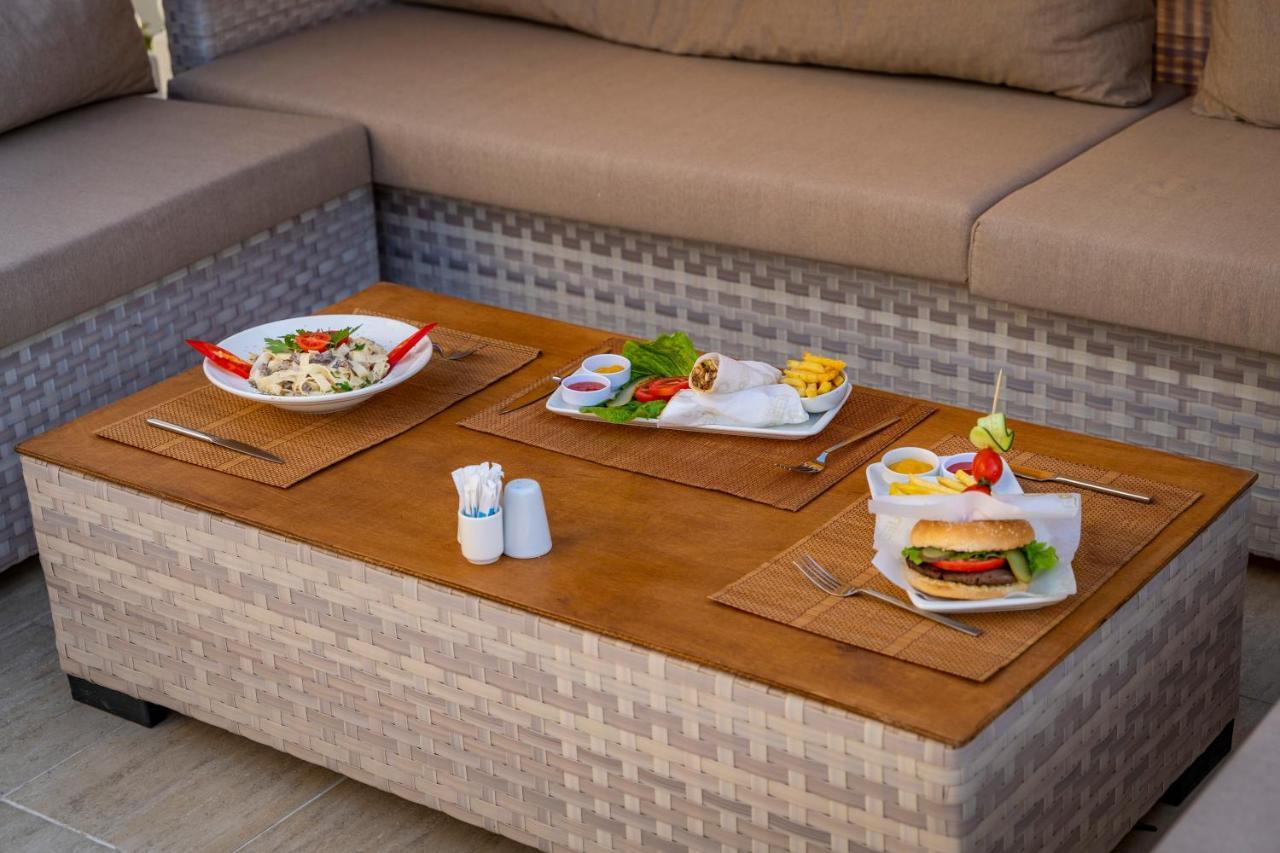 Queen Boutique Hotel Бітез Екстер'єр фото