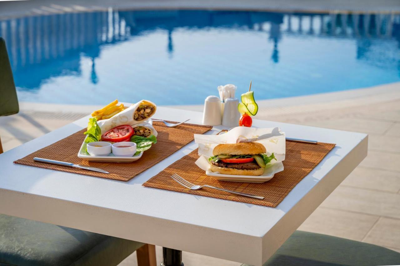 Queen Boutique Hotel Бітез Екстер'єр фото
